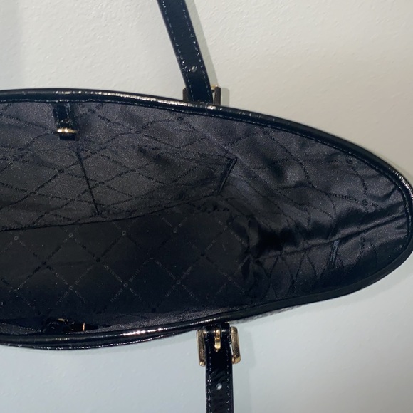 Michael Kors Jet Set Travel Tote - Picture 6 of 13